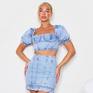 PrettyLittleThing LIGHT BLUE WASH SWEETHEART SEAM RUCHED SLEEVE DENIM CROP TOP